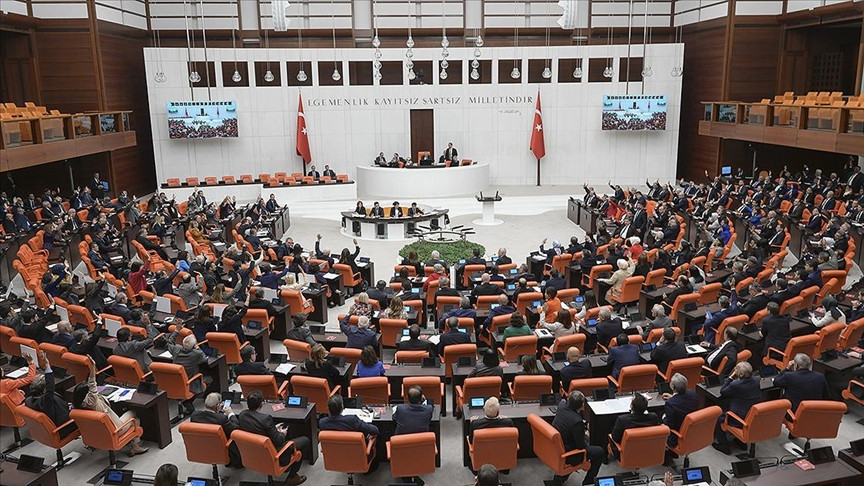 MECLİS YENİ DÖNEME 8 BÜYÜK REFORMLA BAŞLIYOR!