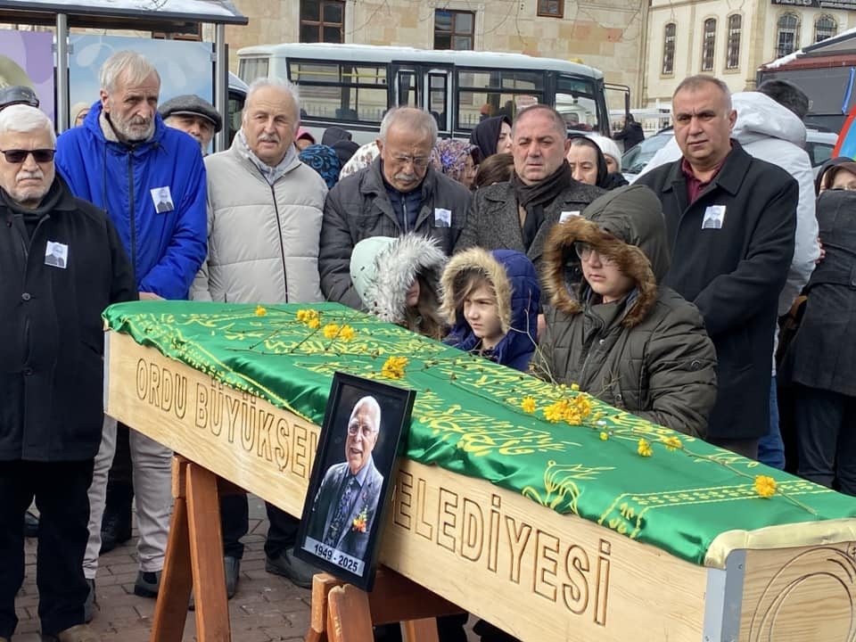 Ünye'nin Sevilen Simalarından Gazeteci Ahmet Yenin, Son Yolculuğuna Uğurlandı